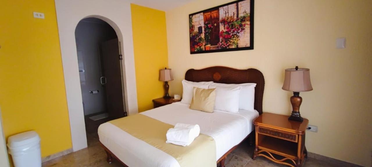 Hotel Casa Mallorca Cancún Esterno foto